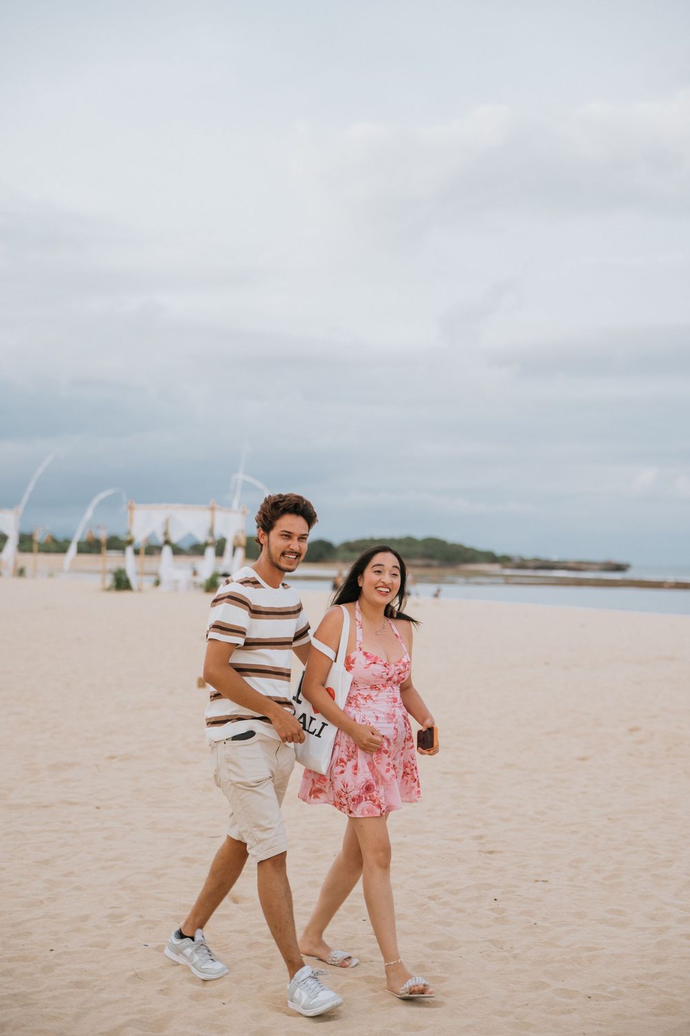 Professional proposal photographer at Mengiat Beach Bali.