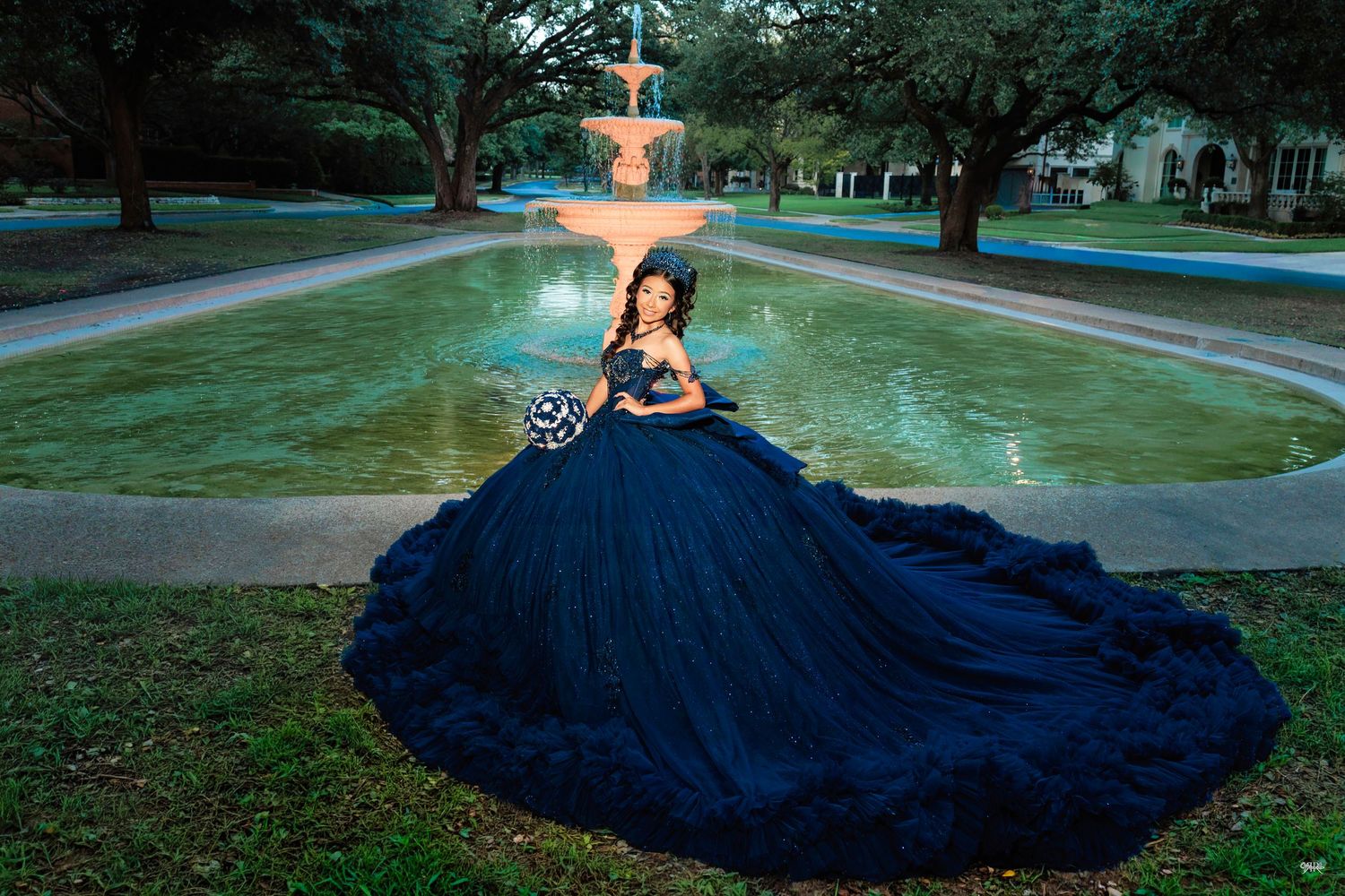 Quinceañeras, Weddings, corporate events, family Photography ande video. Dallas TX 469-386-2555 Bilingual (Spanish & English)