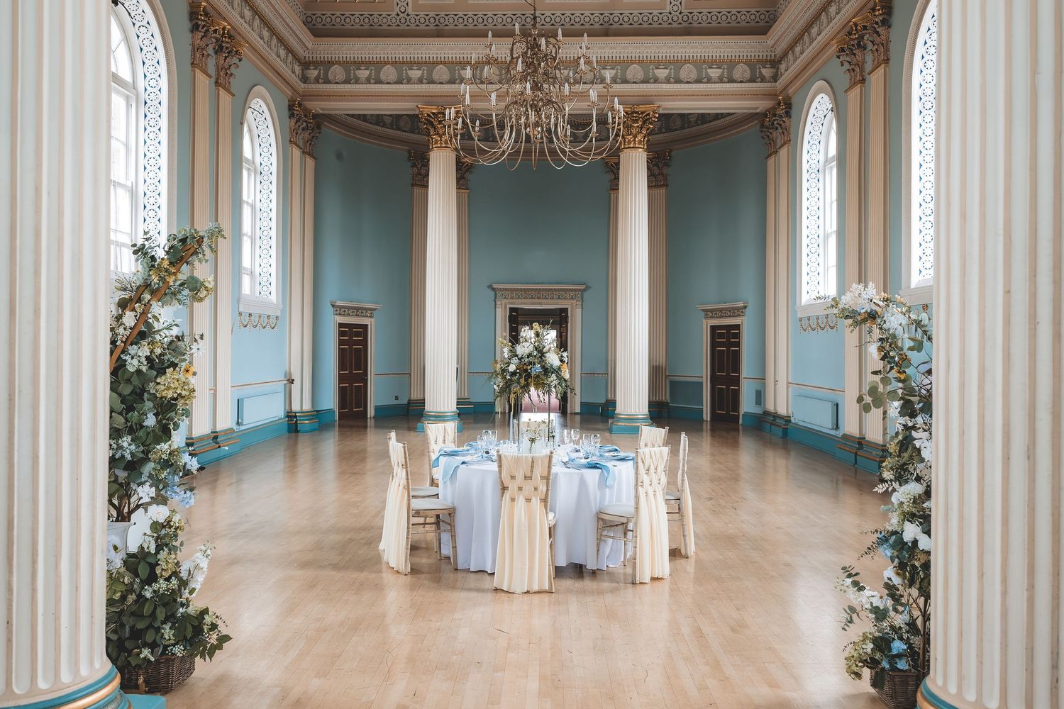 Newark Town Halls grand ballroom for a wedding.