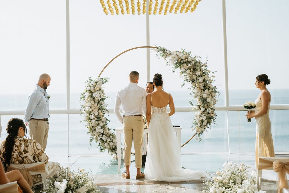Luxury wedding photography at Anantara Uluwatu Bali Resort.