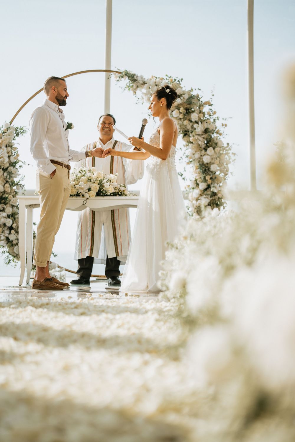 Luxury wedding photography at Anantara Uluwatu Bali Resort.