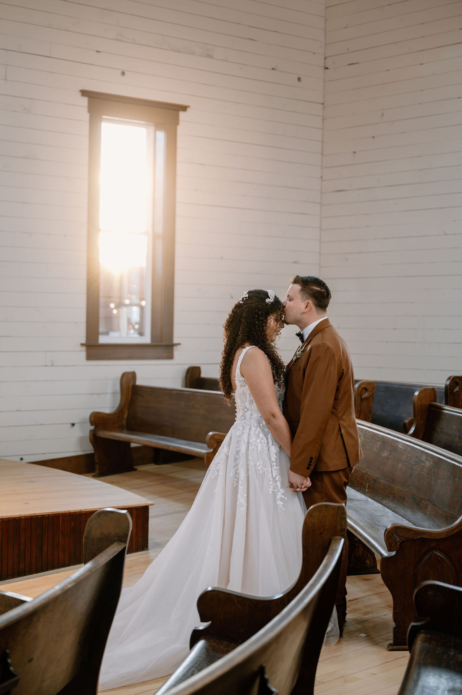 Bride and groom portraits at The Scotsman in Dayton, WA