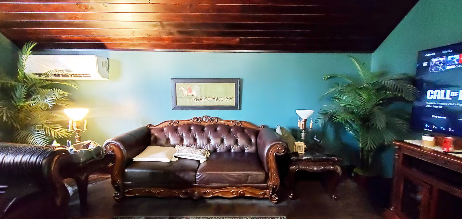 groom's suite at mac-o-chee wedding venue castle