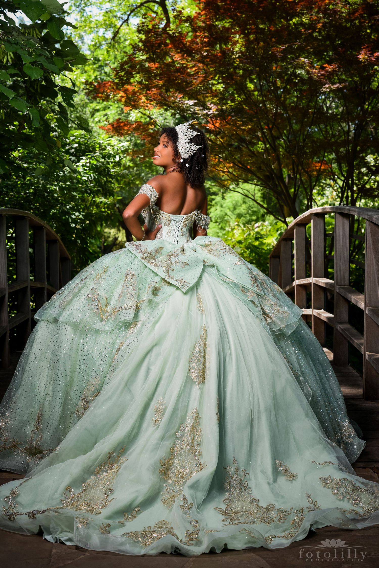 Hispanic Quinceañera meaning, family traditions, cultural heritage and modern quince ideas with Dallas Fort Worth quince photography TX