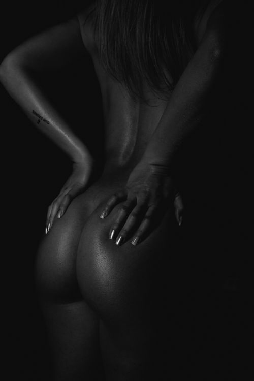 nude boudoir body scape pose