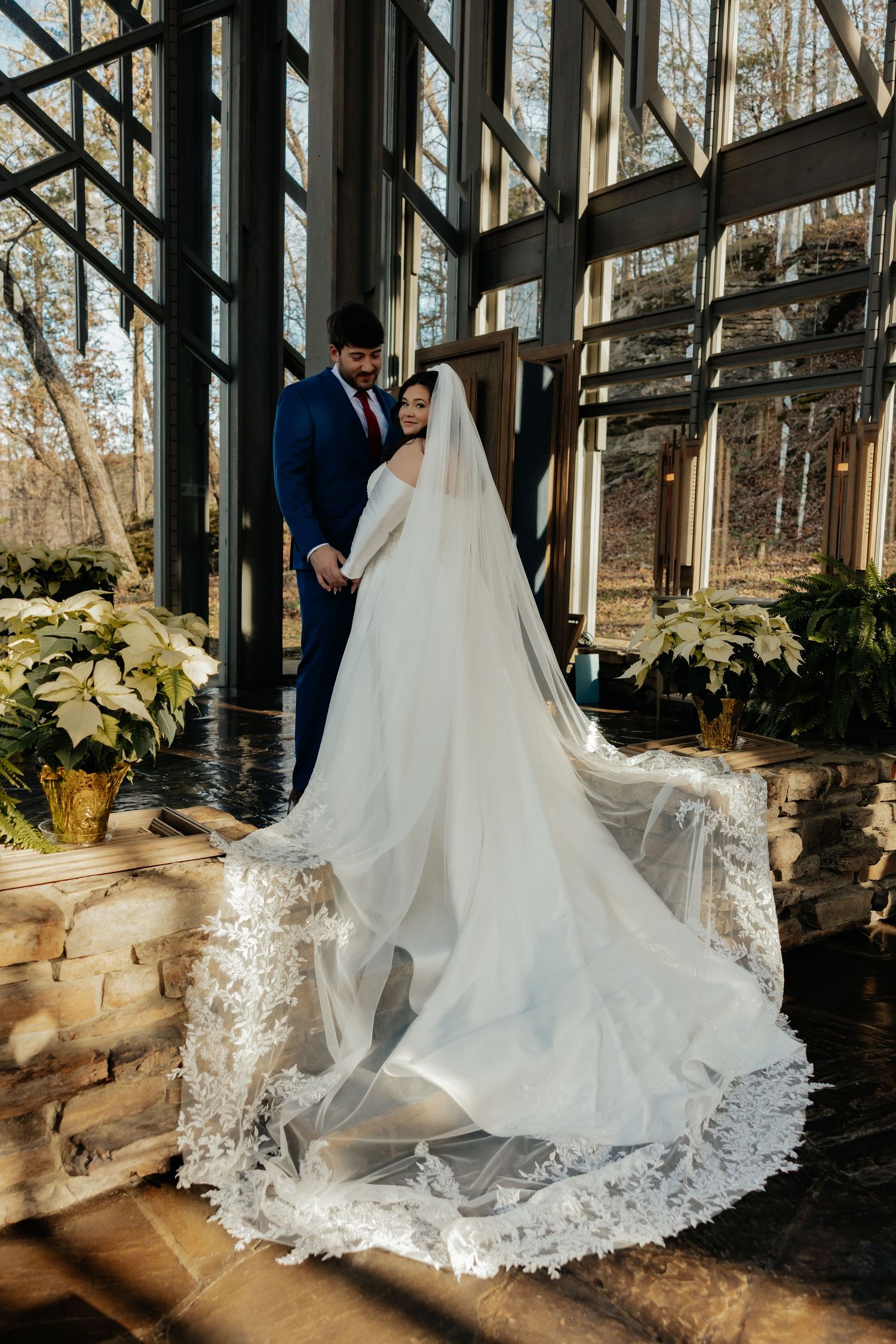 intimate elopement and wedding photographer northwest arkansas thorncrown chapel eureka springs bentonville rogers springdale fayetteville