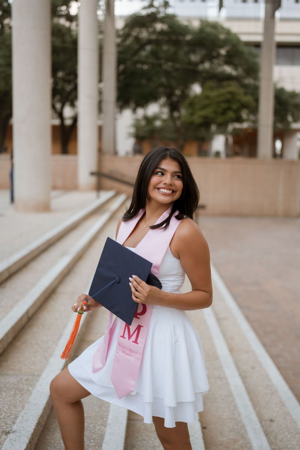 san antonio graduation photographers at utsa