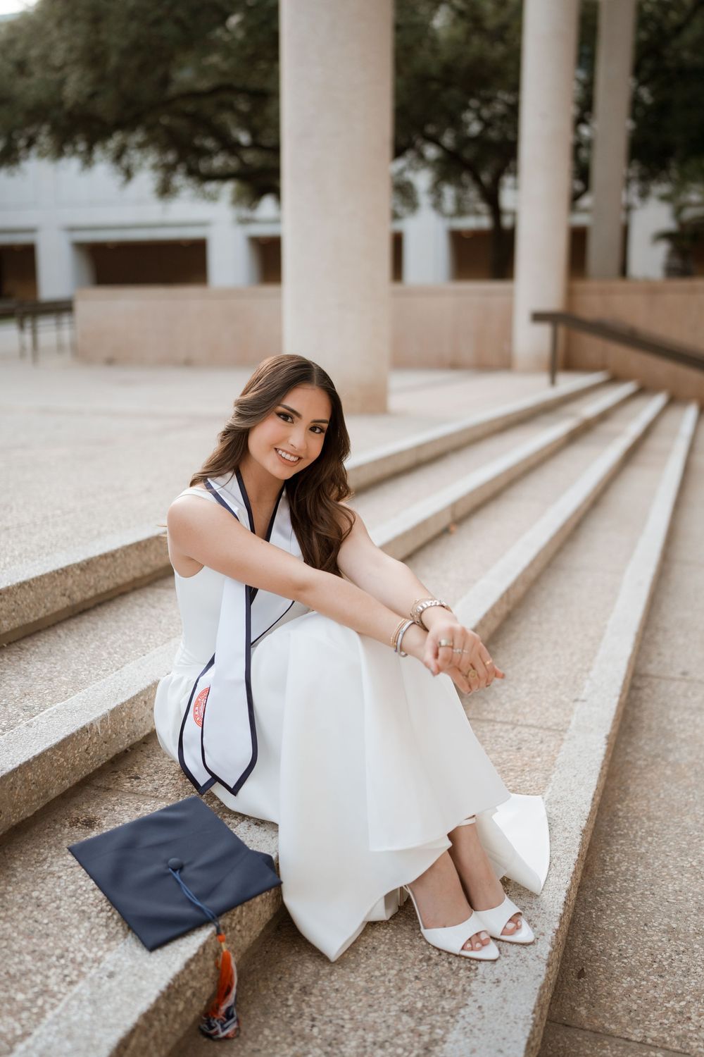 cute utsa graduation poses