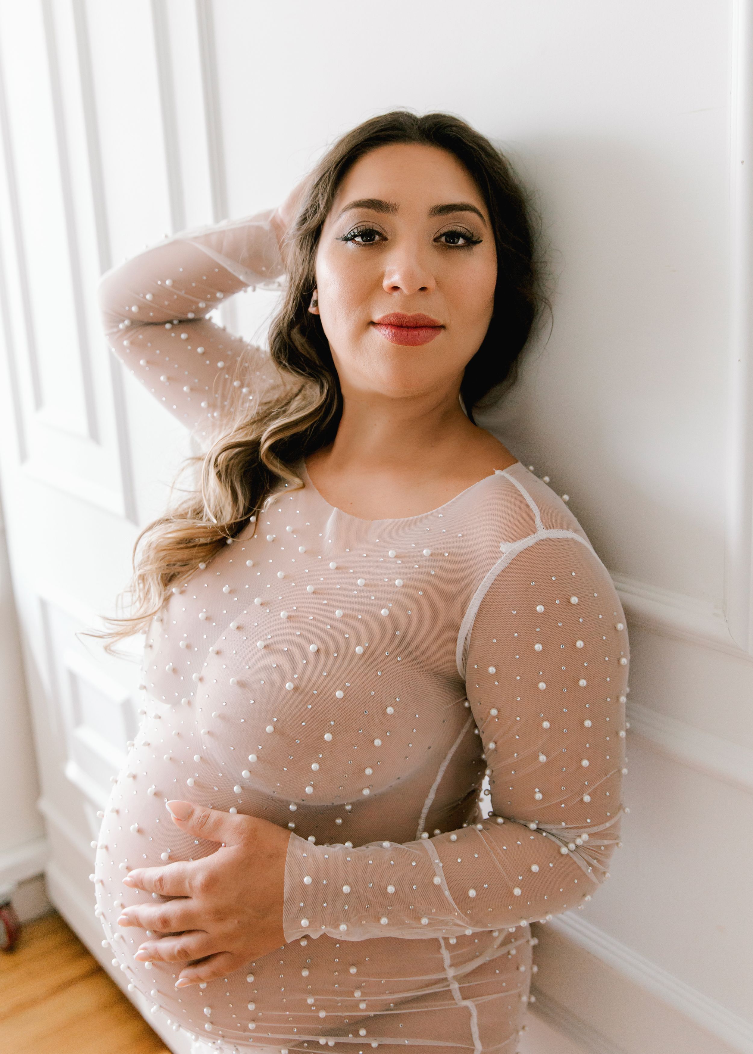 maternity session in Houston Texas with elegant, natural posing