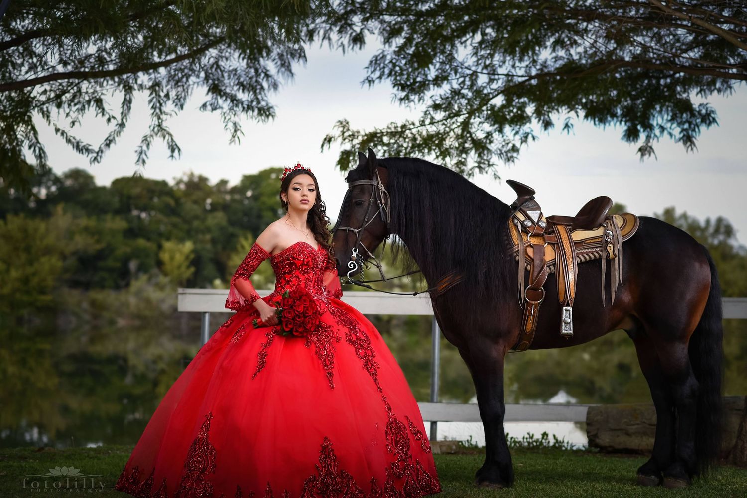 Quinceañera horse photography near me in Grand Prairie featuring Rancho de las 4 Riatas by trusted Fotolilly Photography team