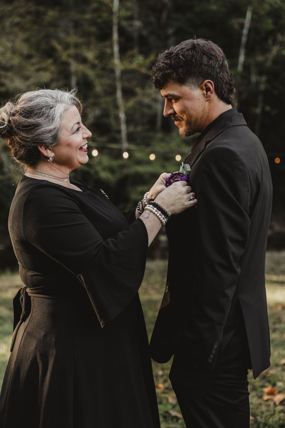 Wedding family portraits at The Pearl of the Valley venue in Sevierville, Tennessee