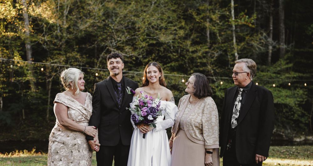 Wedding family portraits at The Pearl of the Valley venue in Sevierville, Tennessee