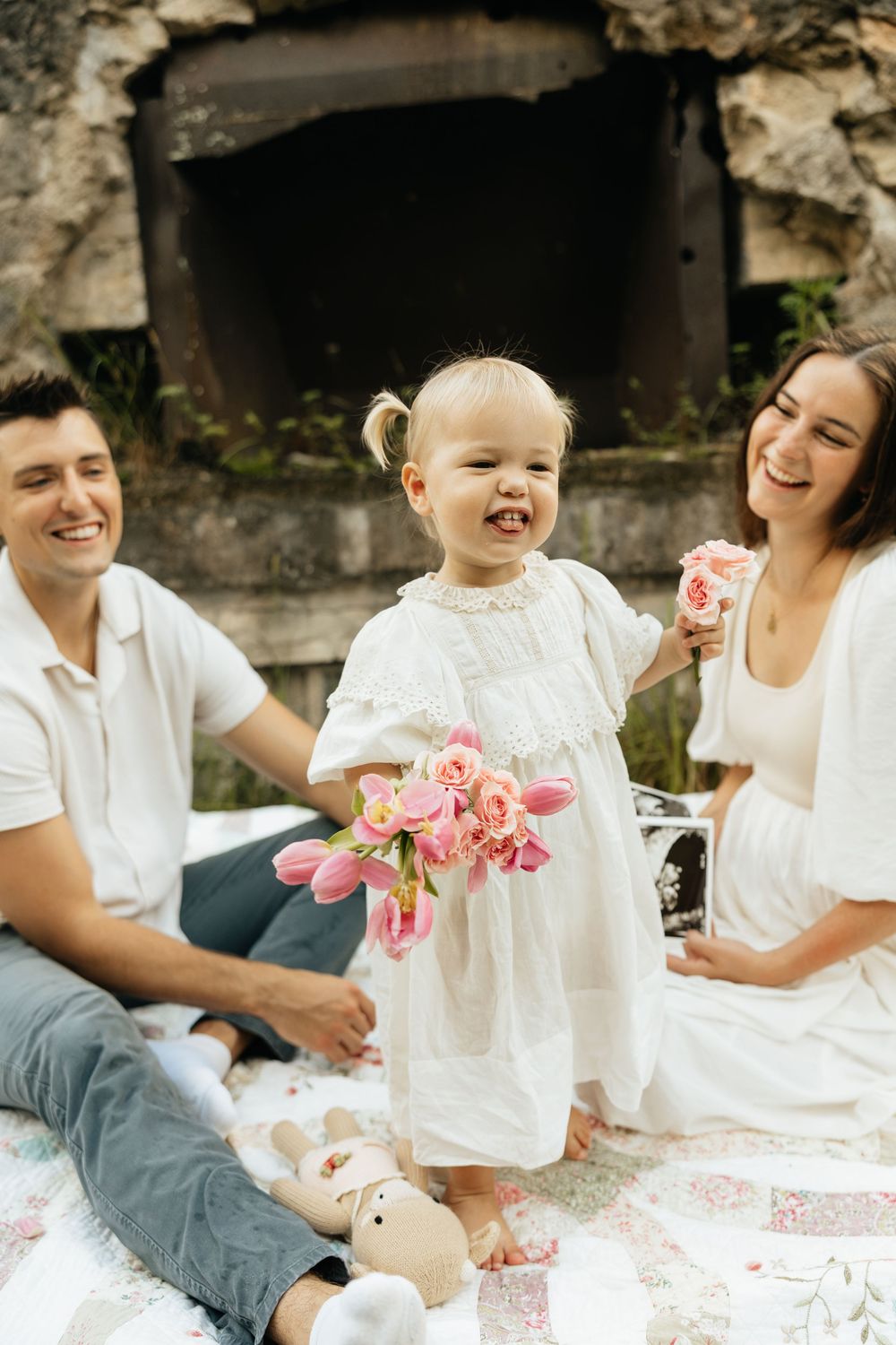 Pregnancy Announcement in Florida. Jacksonville Pregnancy Announcement Photos, Jacksonville Maternity Photographer Lindsay McDow Photography
