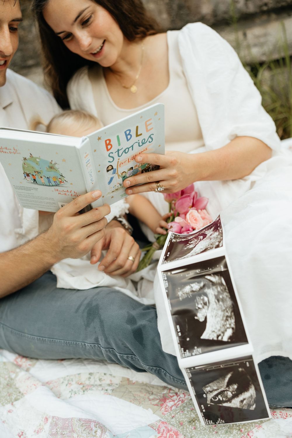 Pregnancy Announcement in Florida. Jacksonville Pregnancy Announcement Photos, Jacksonville Maternity Photographer Lindsay McDow Photography