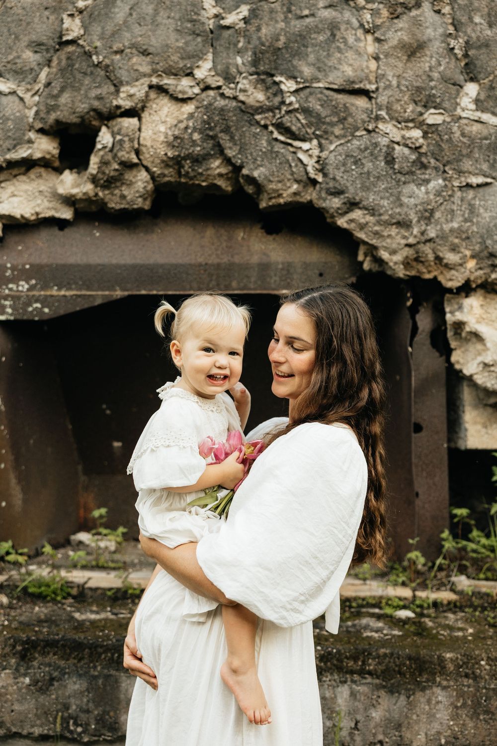Pregnancy Announcement in Florida. Jacksonville Pregnancy Announcement Photos, Jacksonville Maternity Photographer Lindsay McDow Photography