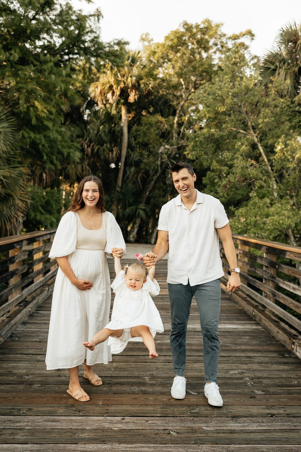 Pregnancy Announcement in Florida. Jacksonville Pregnancy Announcement Photos, Jacksonville Maternity Photographer Lindsay McDow Photography