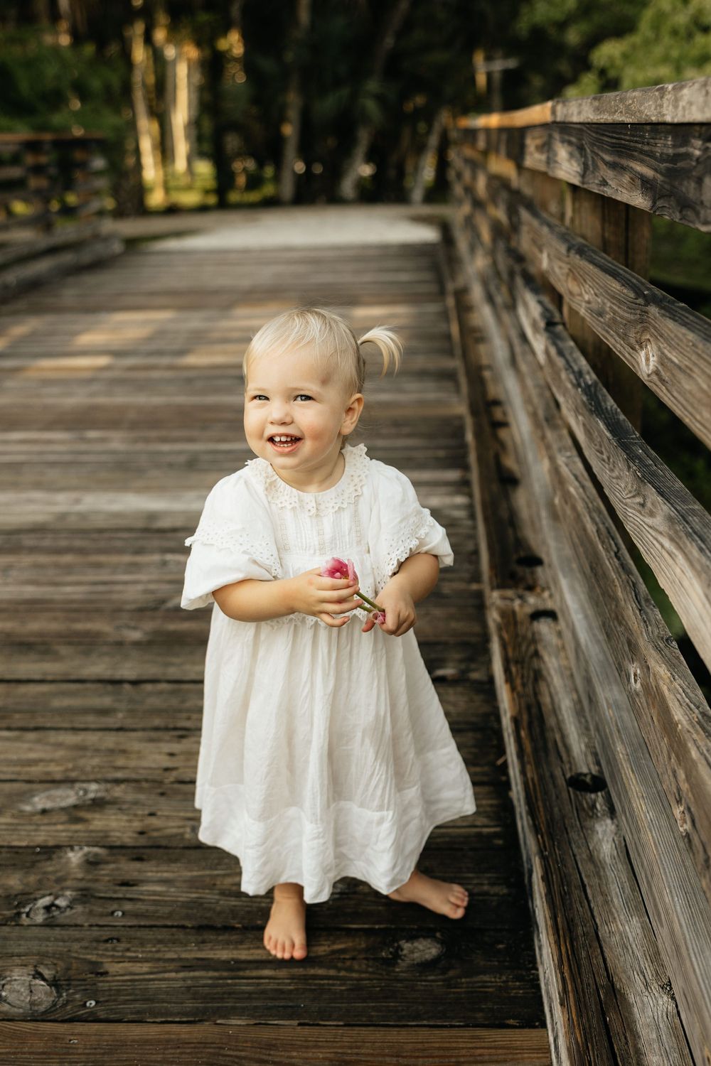 Pregnancy Announcement in Florida. Jacksonville Pregnancy Announcement Photos, Jacksonville Maternity Photographer Lindsay McDow Photography