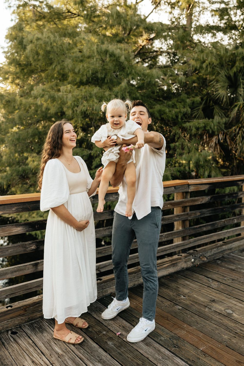 Pregnancy Announcement in Florida. Jacksonville Pregnancy Announcement Photos, Jacksonville Maternity Photographer Lindsay McDow Photography