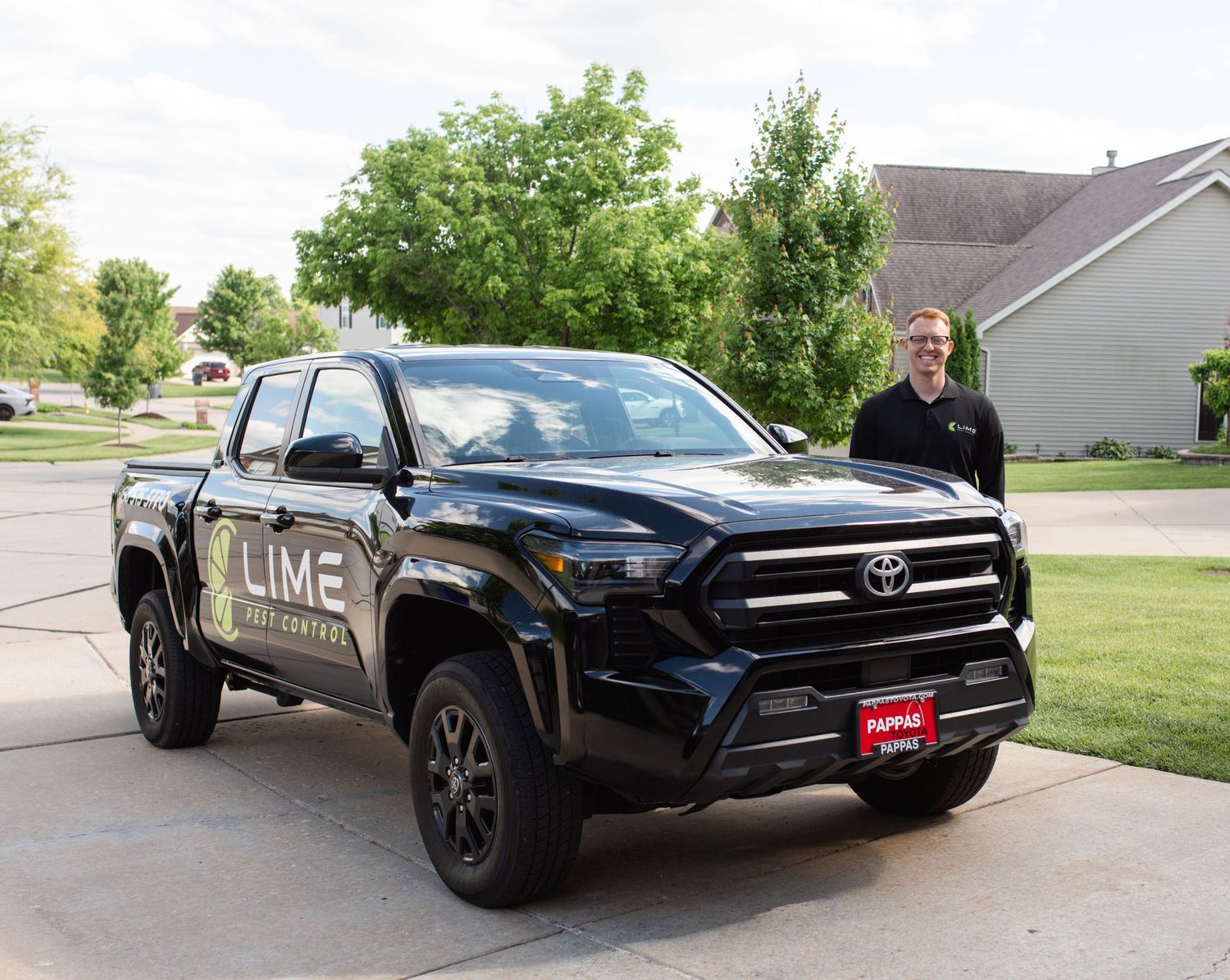 Branding photography with an Ofallon pest control company and truck