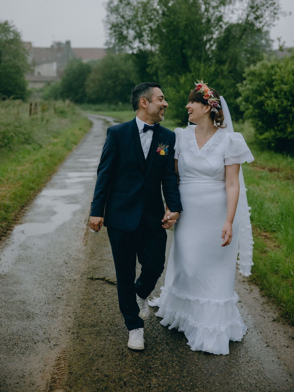 Découvrez le mariage de Vanessa & Denis à la Ferme du Château de Poix, capturé par Julie Fox Photography Une célébration unique à Bouillancy