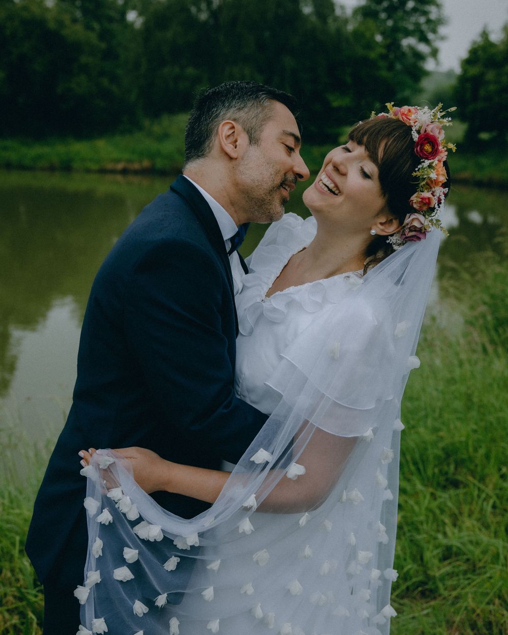 Découvrez le mariage de Vanessa & Denis à la Ferme du Château de Poix, capturé par Julie Fox Photography Une célébration unique à Bouillancy
