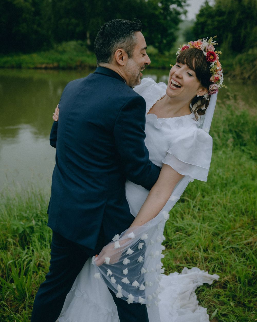 Découvrez le mariage de Vanessa & Denis à la Ferme du Château de Poix, capturé par Julie Fox Photography Une célébration unique à Bouillancy
