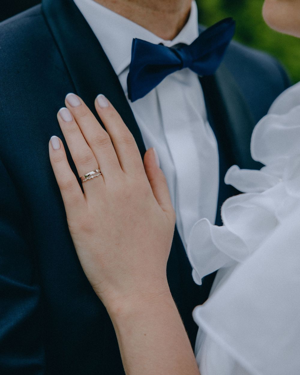 Découvrez le mariage de Vanessa & Denis à la Ferme du Château de Poix, capturé par Julie Fox Photography Une célébration unique à Bouillancy
