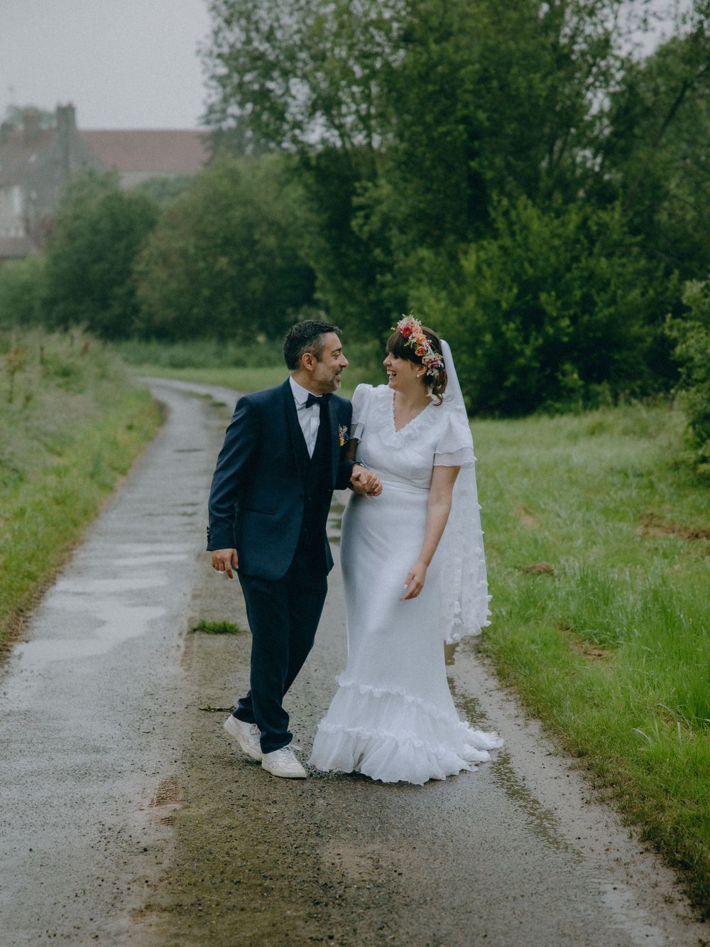 Découvrez le mariage de Vanessa & Denis à la Ferme du Château de Poix, capturé par Julie Fox Photography Une célébration unique à Bouillancy