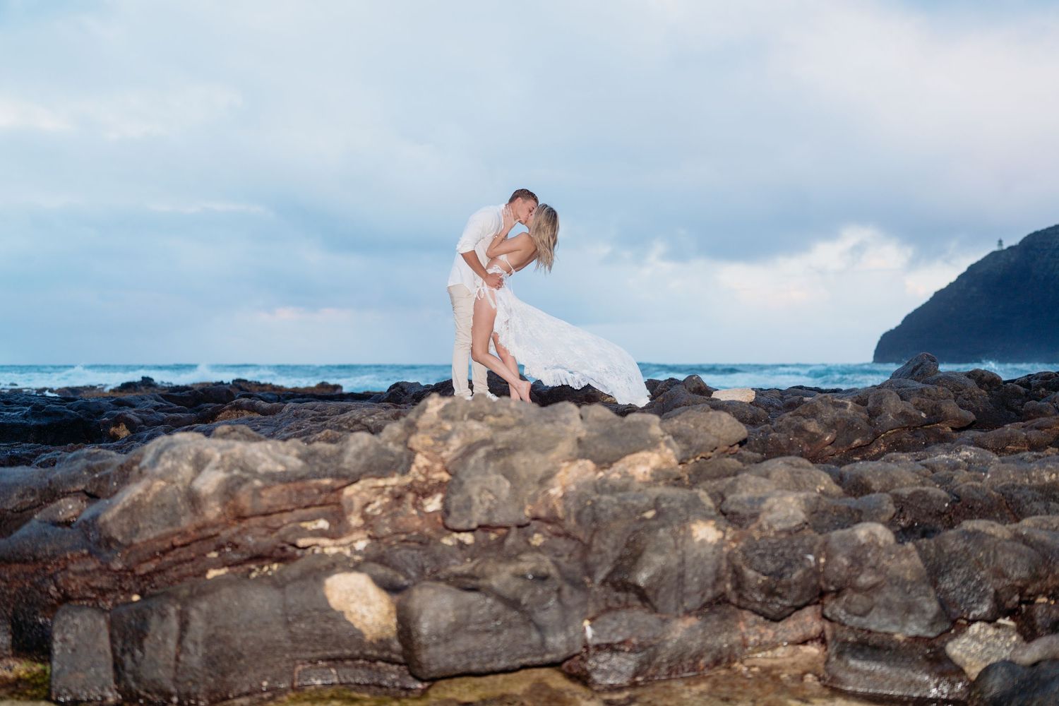 Wedding photographer Oahu Hawaii
Couple Photoshoot 
wedding at the beach photoshoot
Beach wedding Oahu Hawaii
Beach ceremony Oahu Hawaii