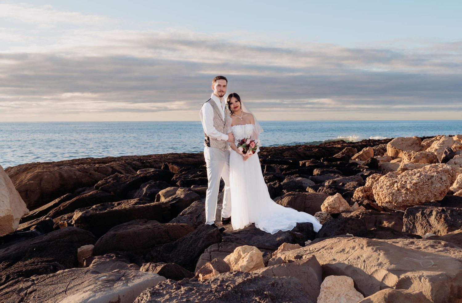 Hawaii Oahu sunrise sunset beach proposal engagement wedding couple family photoshoot photography