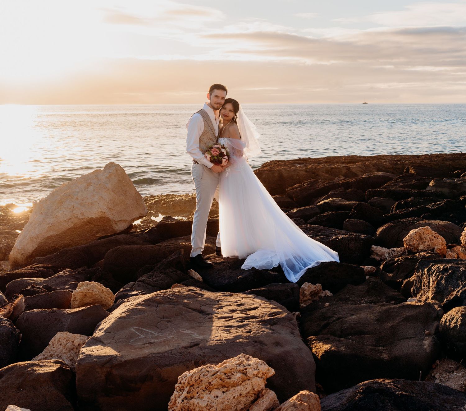 Hawaii Oahu sunrise sunset beach proposal engagement wedding couple family photoshoot photography