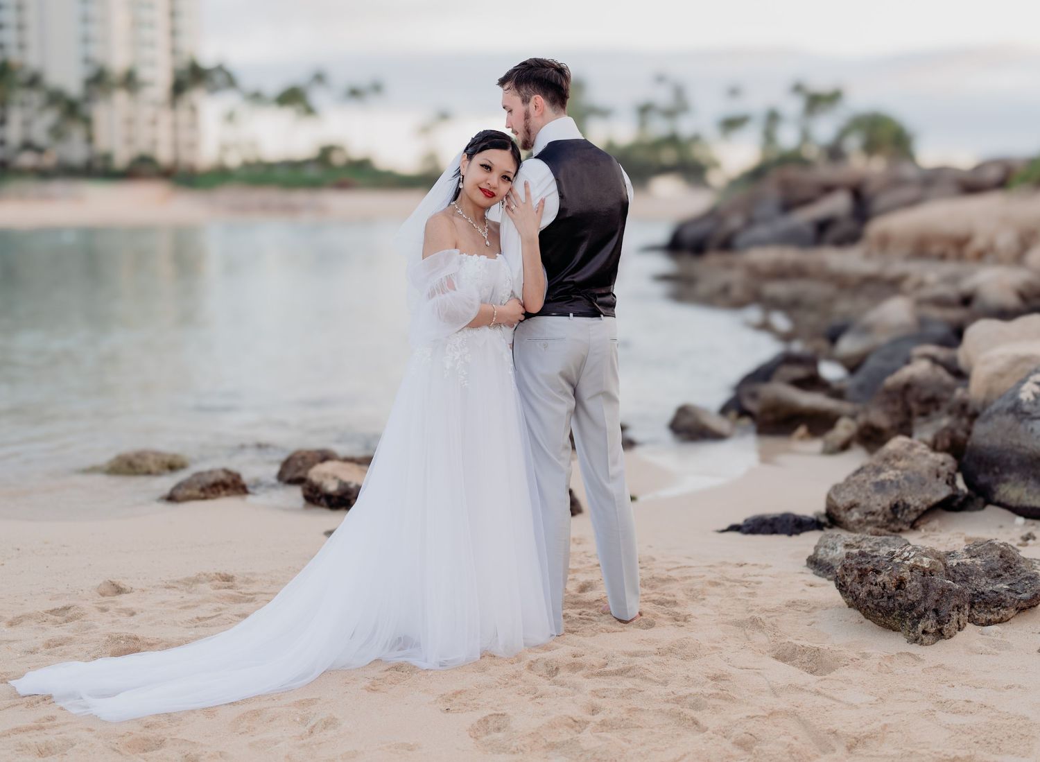 Hawaii Oahu sunrise sunset beach proposal engagement wedding couple family photoshoot photography