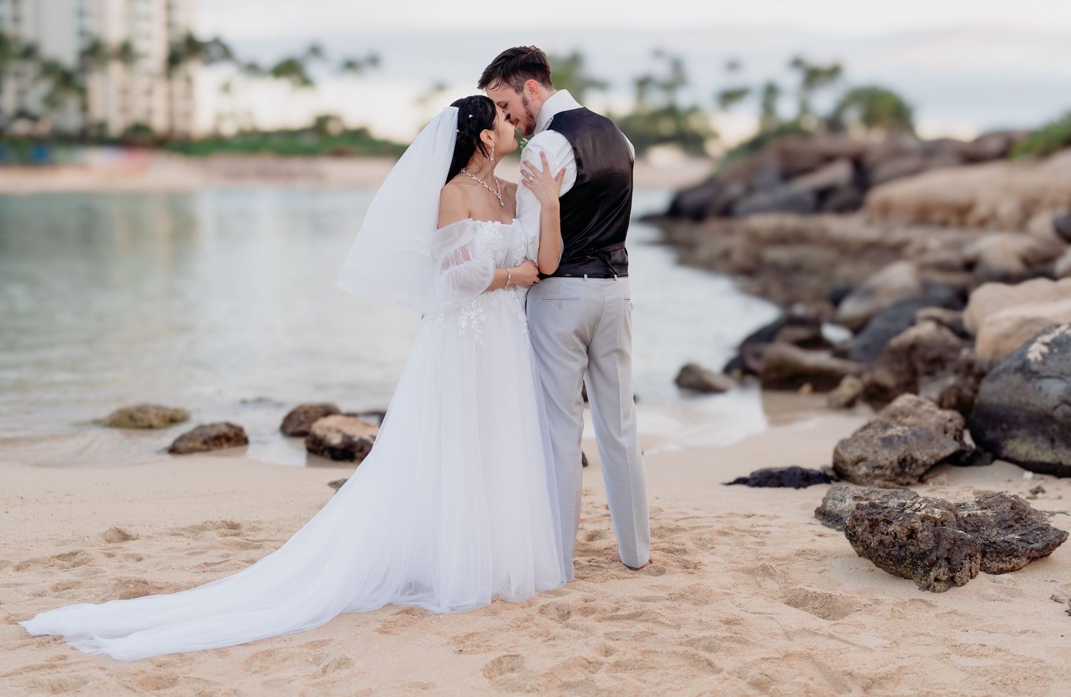 Hawaii Oahu sunrise sunset beach proposal engagement wedding couple family photoshoot photography
