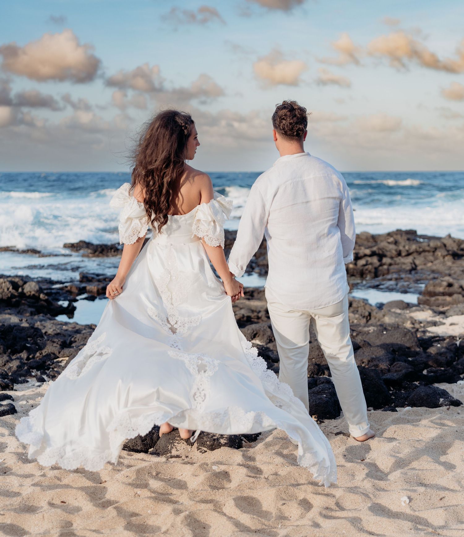 Wedding photographer Oahu Hawaii
Couple Photoshoot 
wedding at the beach photoshoot
Beach wedding Oahu Hawaii
Beach ceremony Oahu Hawaii