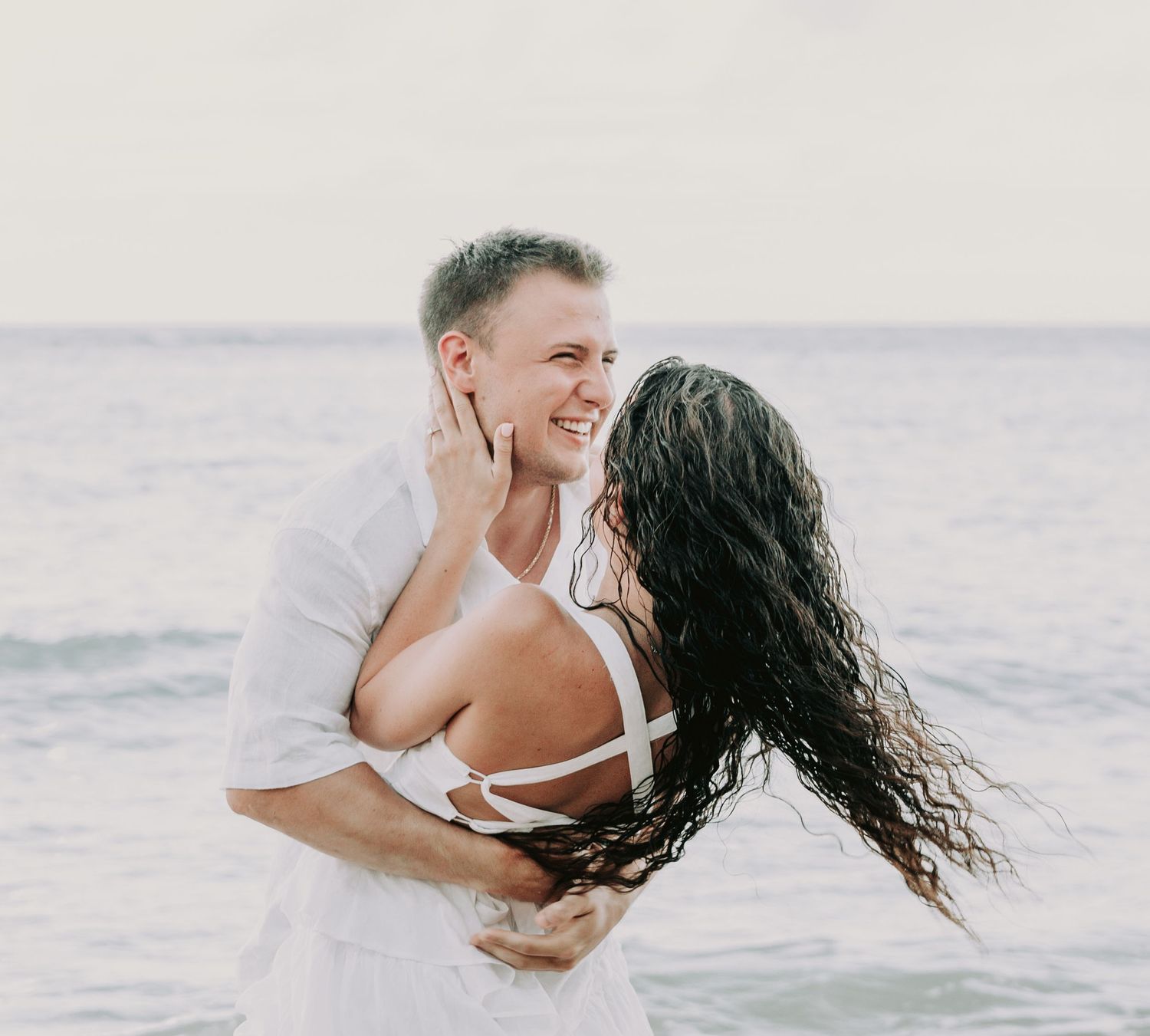 Wedding photographer Oahu Hawaii
Couple Photoshoot 
wedding at the beach photoshoot
Beach wedding Oahu Hawaii
Beach ceremony Oahu Hawaii