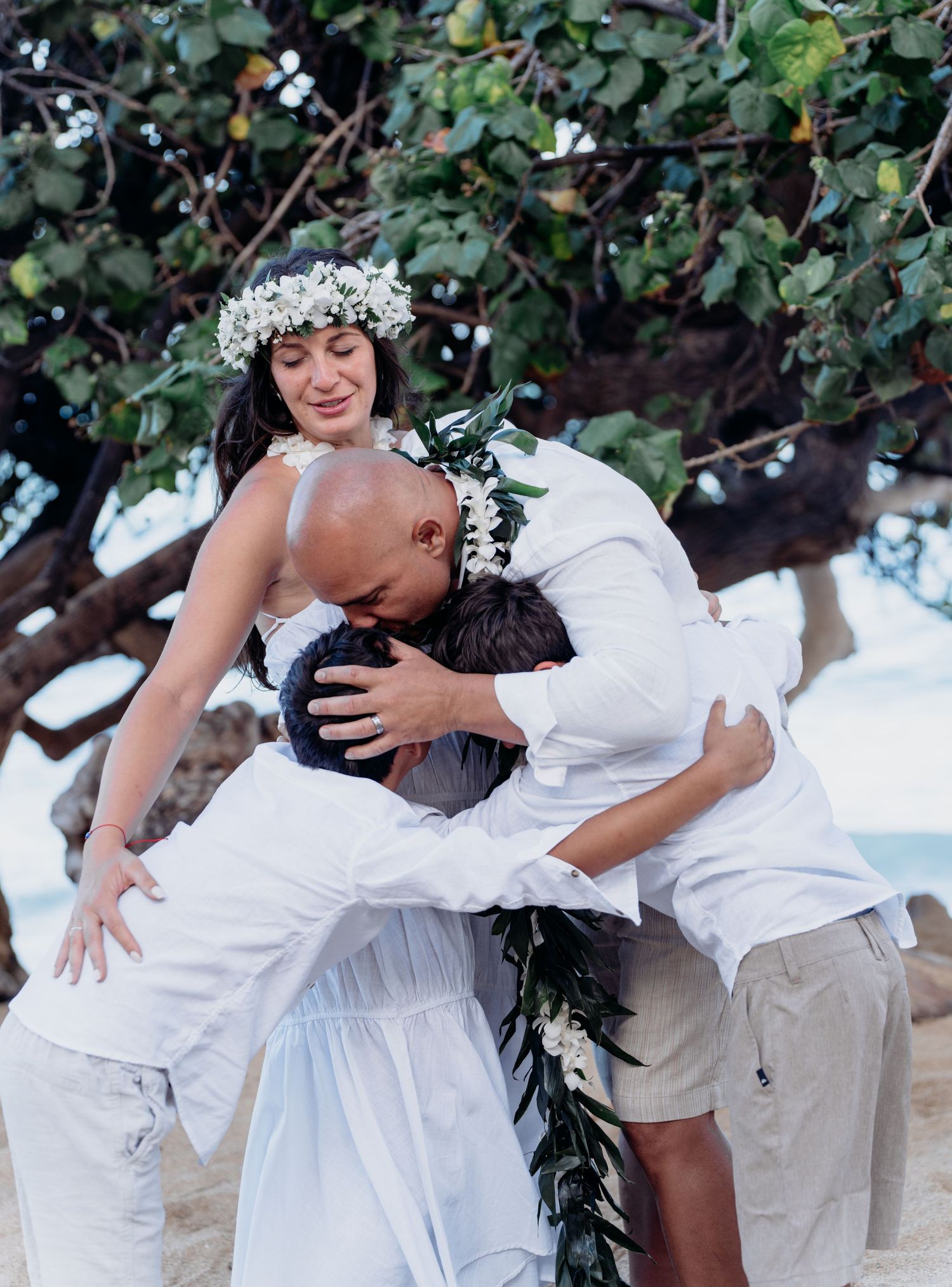 Wedding photographer Oahu Hawaii
Couple Photoshoot 
wedding at the beach photoshoot
Beach wedding Oahu Hawaii
Beach ceremony Oahu Hawaii