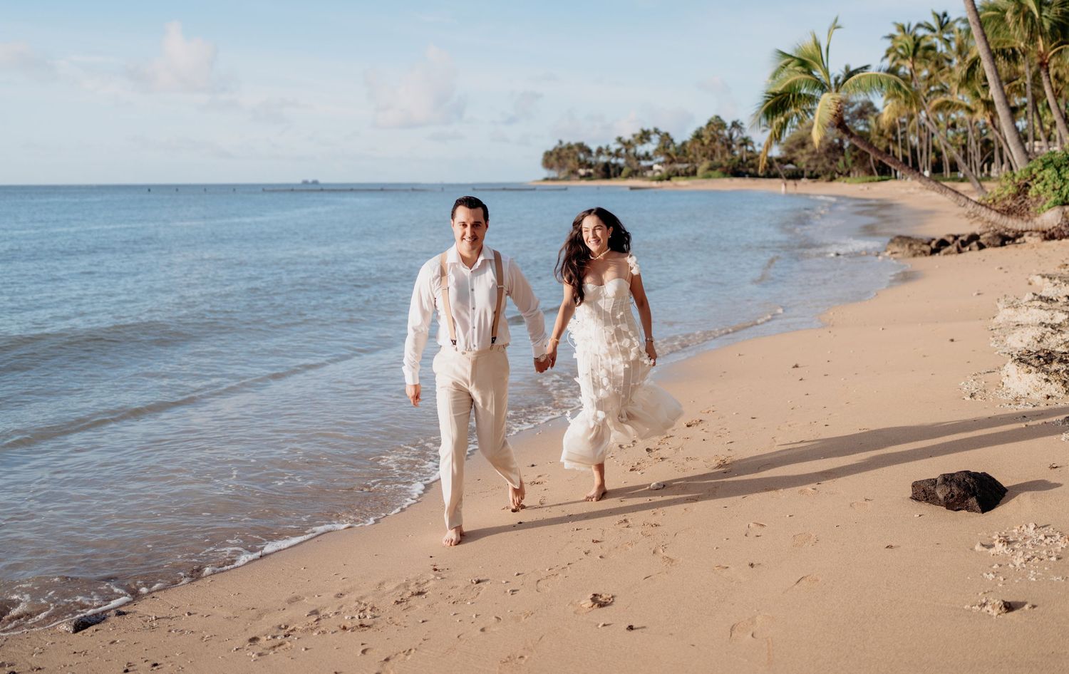 Wedding photographer Oahu Hawaii
Couple Photoshoot 
wedding at the beach photoshoot
Beach wedding Oahu Hawaii
Beach ceremony Oahu Hawaii