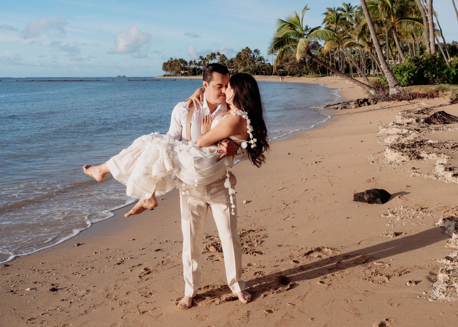 Wedding photographer Oahu Hawaii
Couple Photoshoot 
wedding at the beach photoshoot
Beach wedding Oahu Hawaii
Beach ceremony Oahu Hawaii