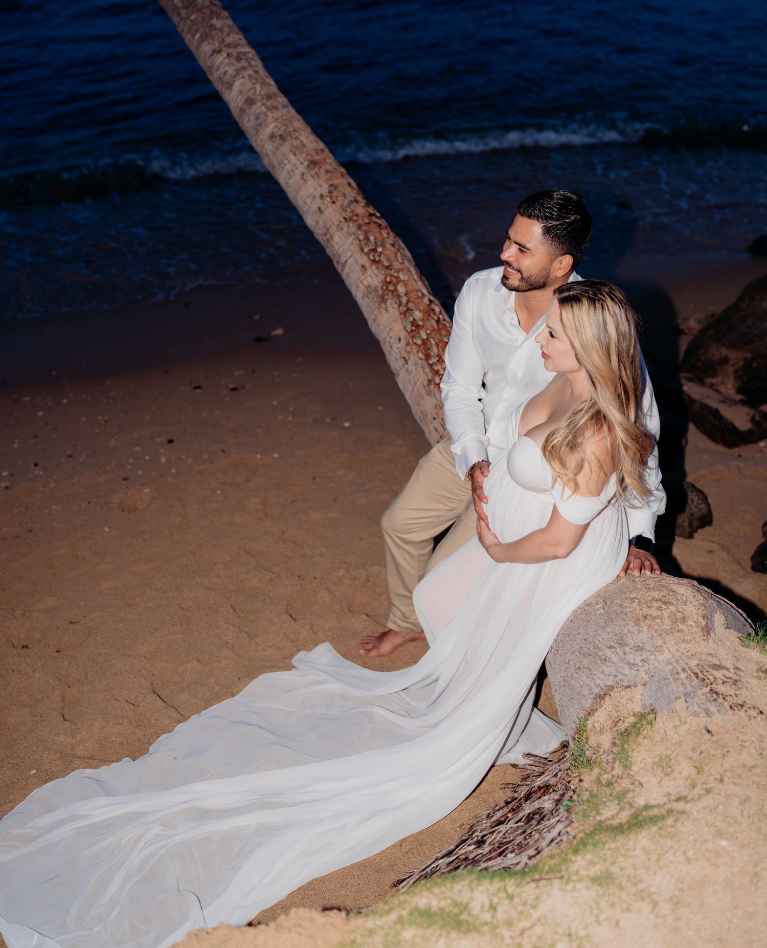 Wedding photographer Oahu Hawaii
Couple Photoshoot 
wedding at the beach photoshoot
Beach wedding Oahu Hawaii
Beach ceremony Oahu Hawaii