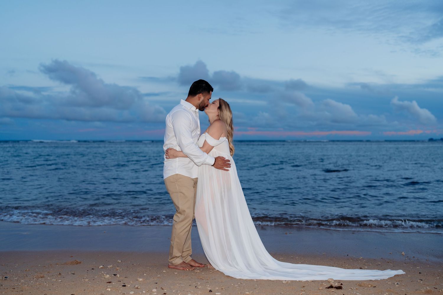 Wedding photographer Oahu Hawaii
Couple Photoshoot 
wedding at the beach photoshoot
Beach wedding Oahu Hawaii
Beach ceremony Oahu Hawaii