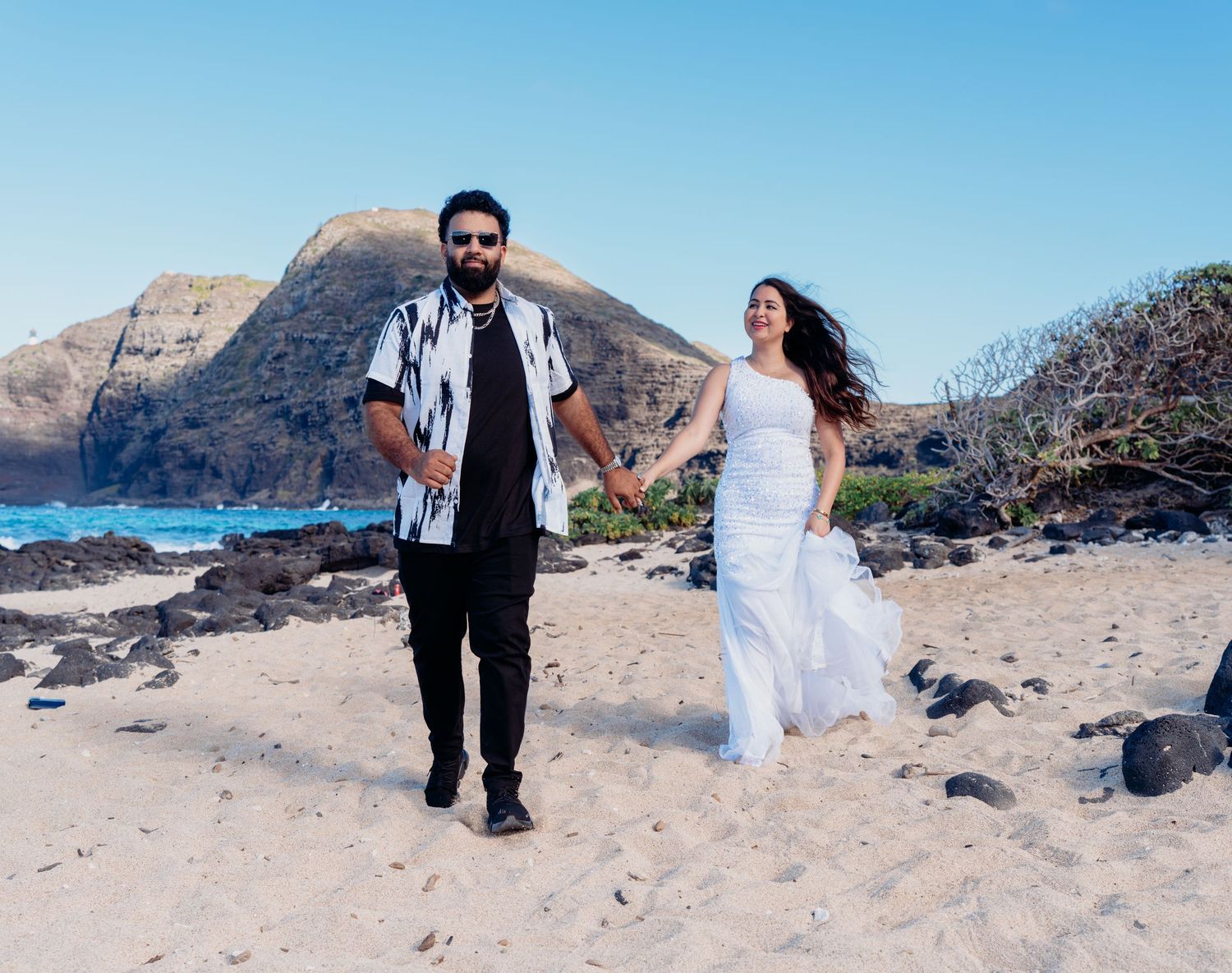 Wedding photographer Oahu Hawaii
Couple Photoshoot 
wedding at the beach photoshoot
Beach wedding Oahu Hawaii
Beach ceremony Oahu Hawaii