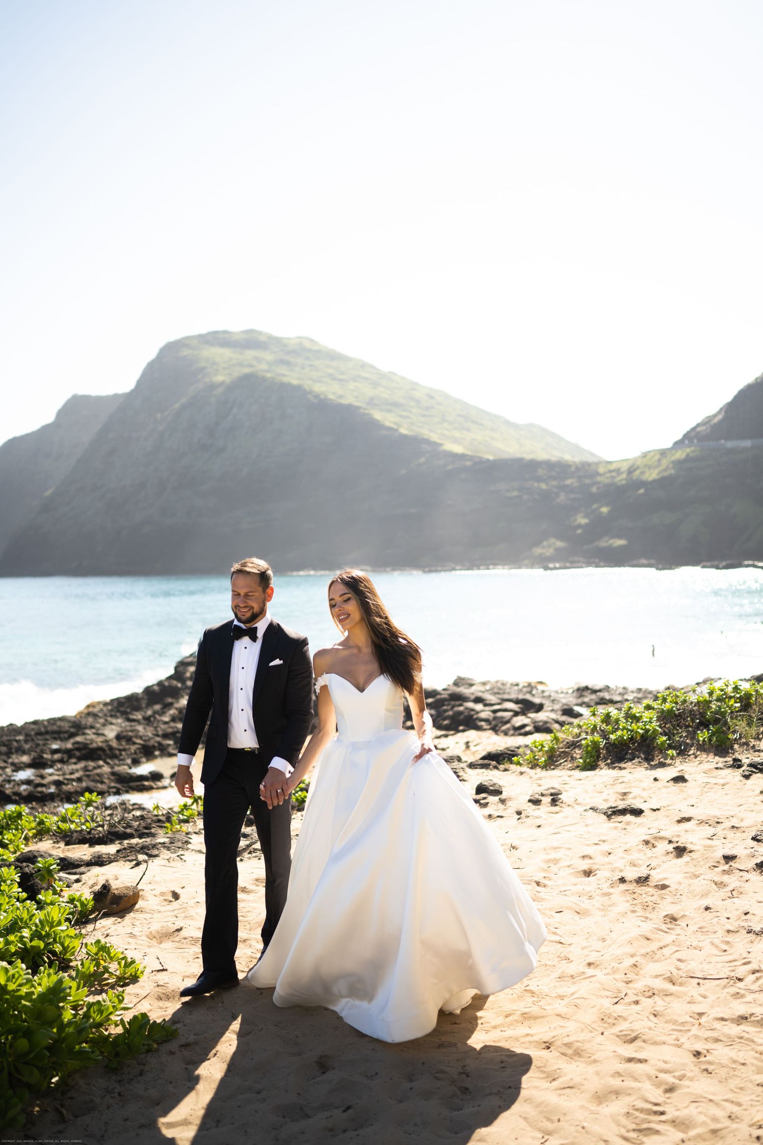 Wedding photographer Oahu Hawaii
Couple Photoshoot 
wedding at the beach photoshoot
Beach wedding Oahu Hawaii
Beach ceremony Oahu Hawaii