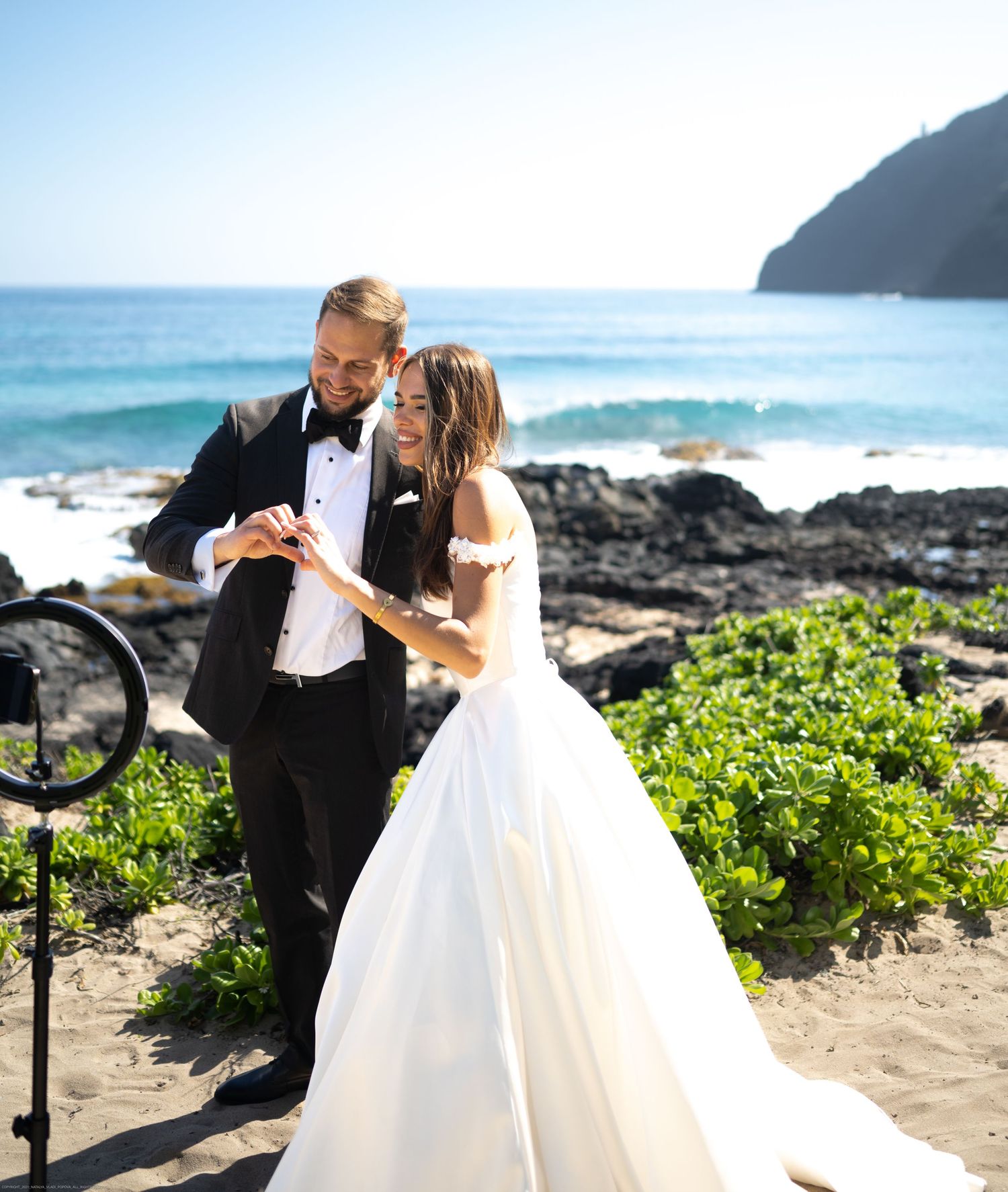 Wedding photographer Oahu Hawaii
Couple Photoshoot 
wedding at the beach photoshoot
Beach wedding Oahu Hawaii
Beach ceremony Oahu Hawaii