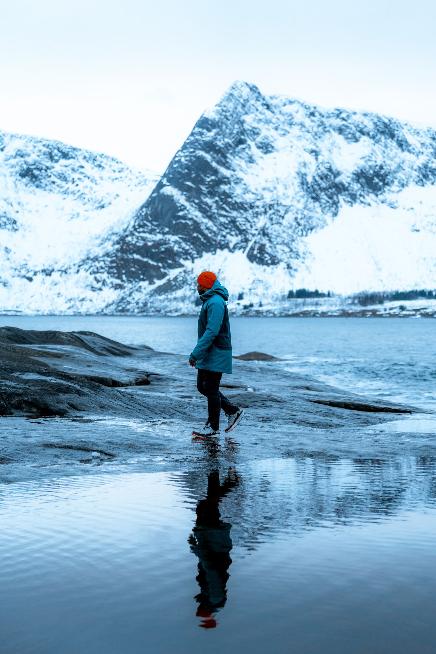 randonnées à tungeneset, dents du diable à Senja en norvège pendant l'hiver