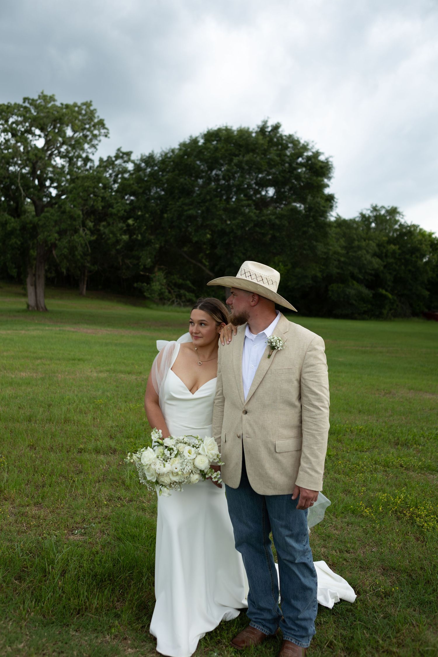 Texas wedding, western wedding, Texas wedding venue, HR Ranch venue, travel wedding photographer, wedding dress, spring
