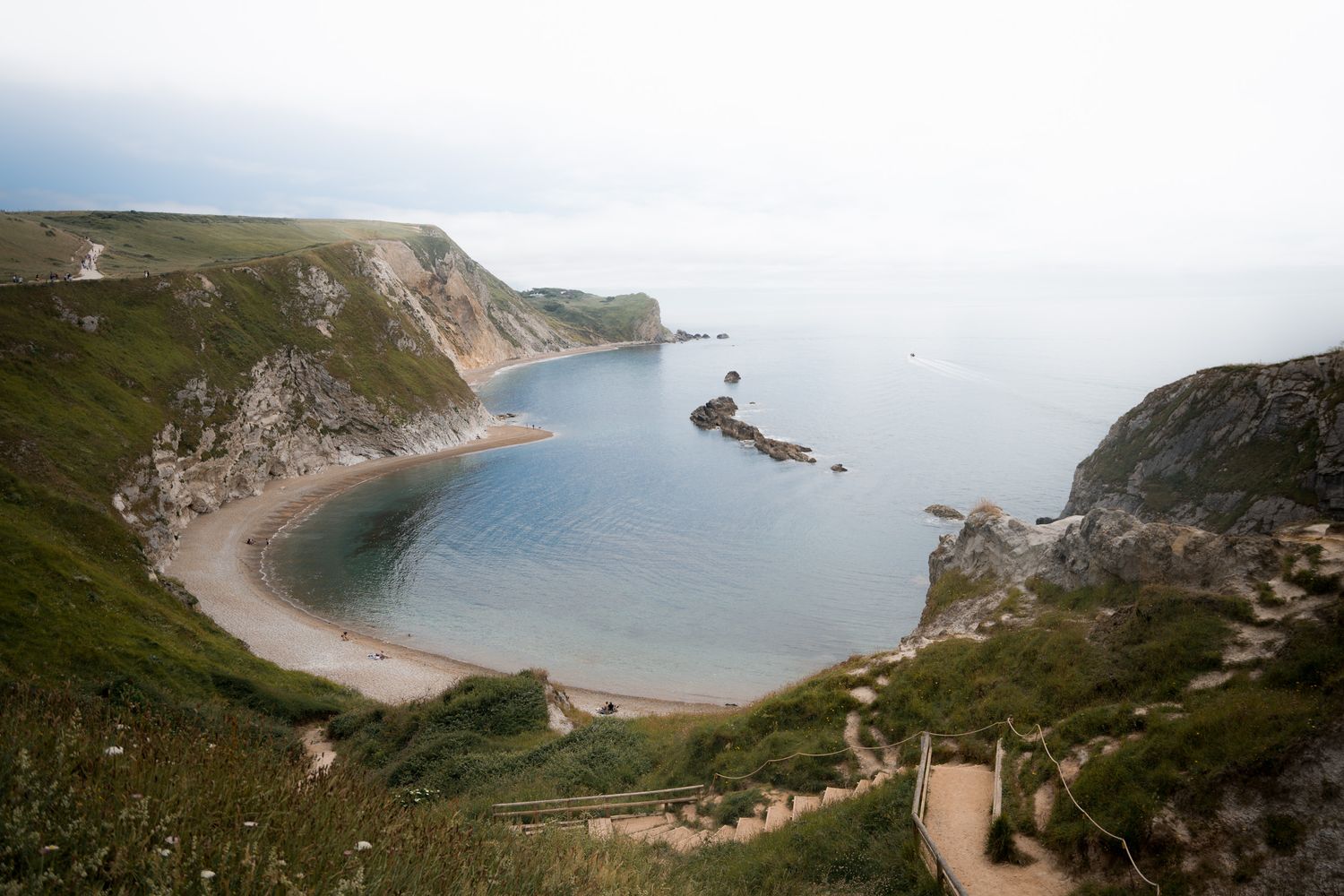 plage durdle door sur la jurassic coast en angleterre