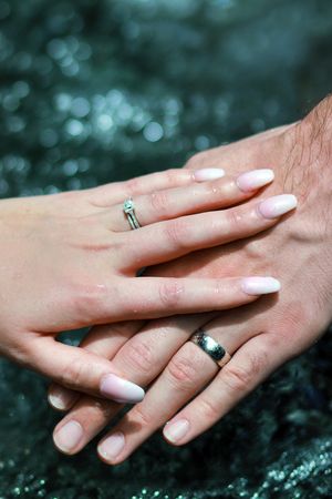 Check out this sweet engagement photoshoot session at El Yunque Rainforest. Photoshoot by Albert Ray Photo, Puerto Rico Photographer. Jungle