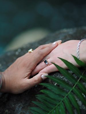 Check out this sweet engagement photoshoot session at El Yunque Rainforest. Photoshoot by Albert Ray Photo, LGBTQ friendly photographer. PR