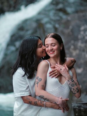 Check out this sweet engagement photoshoot session at El Yunque Rainforest. Photoshoot by Albert Ray Photo, LGBTQ friendly photographer. PR