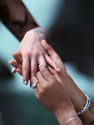 Check out this sweet engagement photoshoot session at El Yunque Rainforest. Photoshoot by Albert Ray Photo, LGBTQ friendly photographer. PR